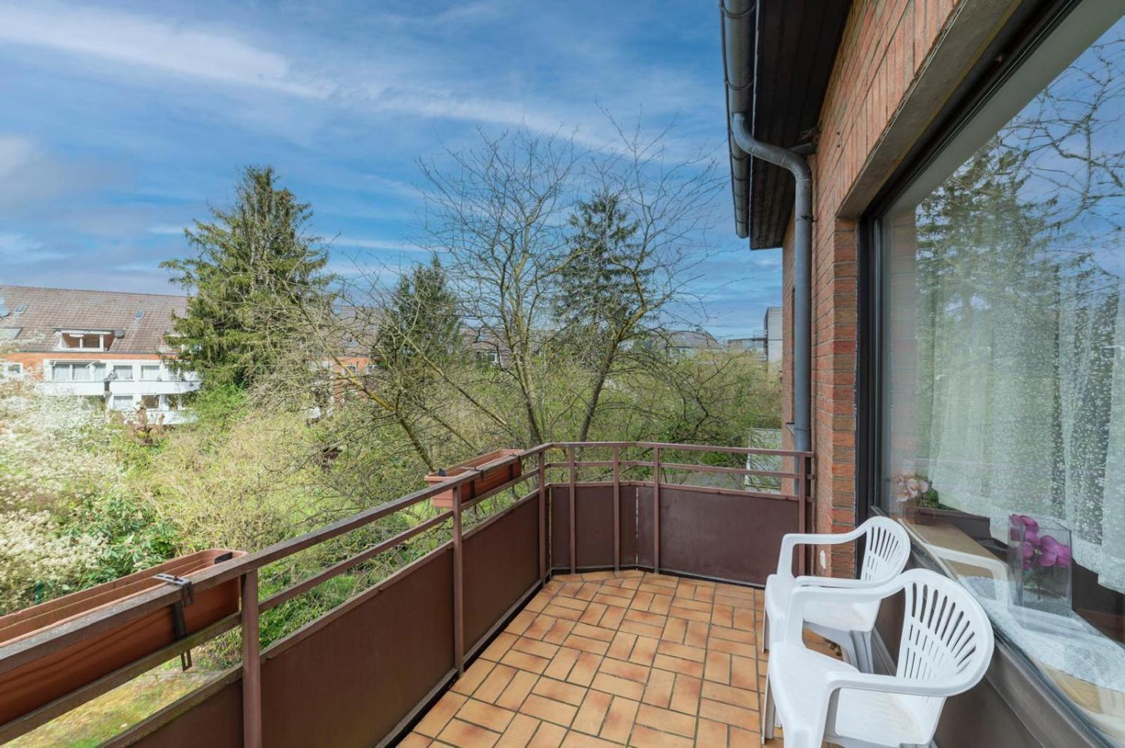 Schoene, Moeblierte Wohnung Mit Balkon Und Tiefgarage — Photos 3