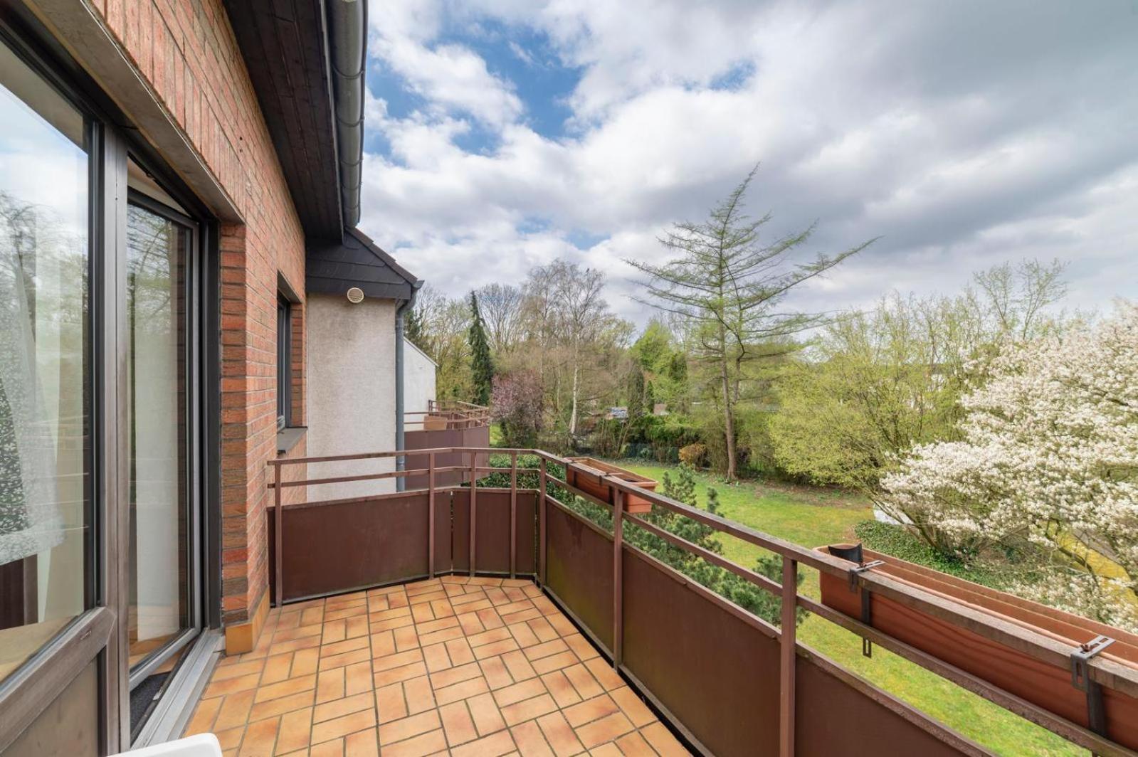 Schoene, Moeblierte Wohnung Mit Balkon Und Tiefgarage — Photos 2